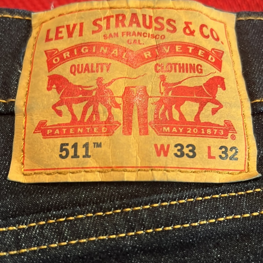 Levi men jeans like new